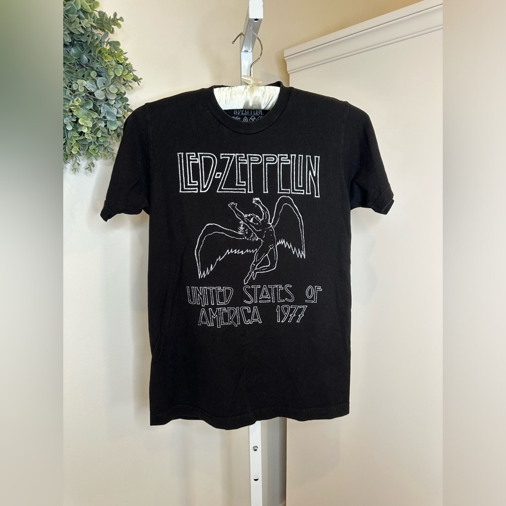 Led Zeppelin United States of America Short Sleeve T-Shirt in Black Size Small